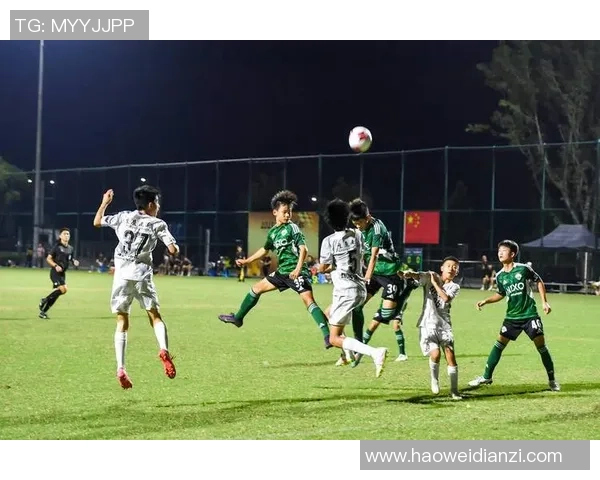 重庆足球队总决赛精彩回顾团队协作展现团结力量与拼搏精神 重庆足球队总决赛精彩回顾团队协作展现团结力量与拼搏精神